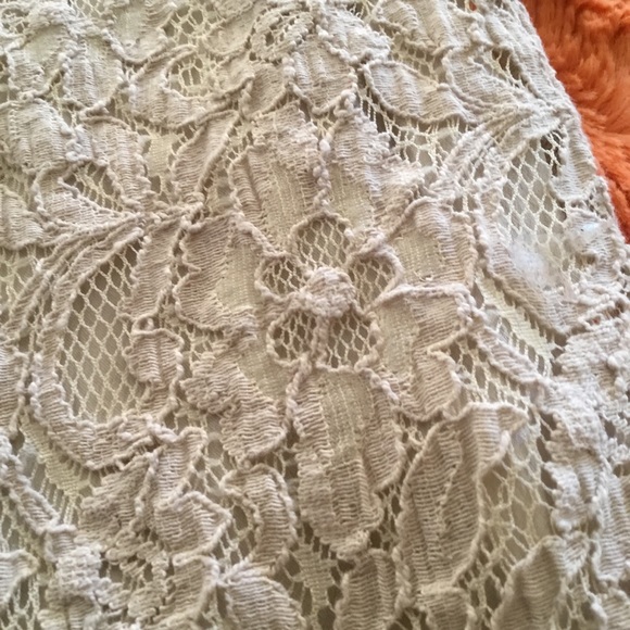 SILK AND LACE DOLCE RAGAZZA SPLIT BACK TANK - Picture 6 of 8